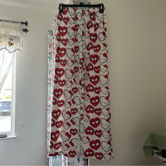 Spider-Man x Hello Kitty Pjs - Picture 4 of 5